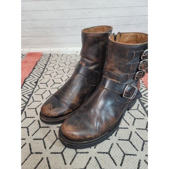 Frye Veronica Belted Short 70580 Brown Distressed Leather Ankle Boots, sz 7.5 - Picture 7 of 16